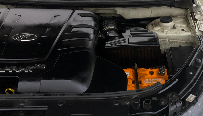 2017 Mahindra XUV500 W6 AT, Diesel, Automatic, 1,28,835 km, Engine View - Left