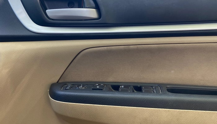 2023 Honda Amaze 1.2L I-VTEC VX, Petrol, Manual, 30,108 km, Driver Side Door Panels Control