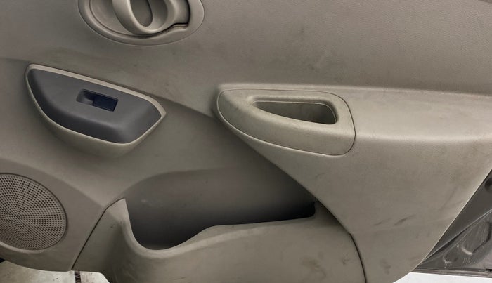 2015 Datsun Go Plus T, Petrol, Manual, 60,217 km, Driver Side Door Panels Control