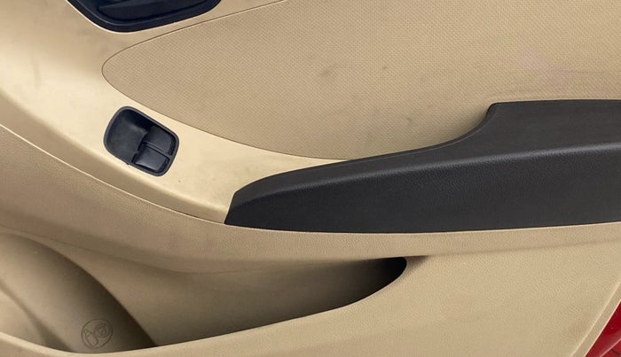 2015 Hyundai Eon ERA +, Petrol, Manual, 60,989 km, Driver Side Door Panels Control