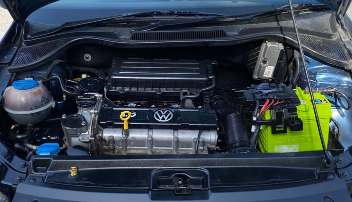2016 Volkswagen Vento HIGHLINE 1.6 MPI, Petrol, Manual, 69,482 km, Engine View