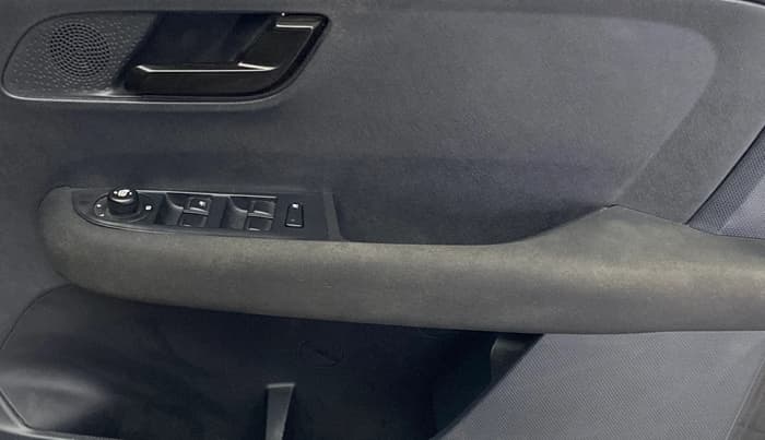 2023 Tata ALTROZ XZA PLUS DARK EDTION, Petrol, Automatic, 25,887 km, Driver Side Door Panels Control