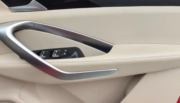 2021 MG HECTOR SHARP HYBRID 1.5 PETROL, Petrol, Manual, 45,105 km, Driver Side Door Panels Control