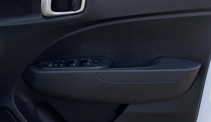 2022 Hyundai VENUE SX 1.0 TURBO IMT, Petrol, Manual, 24,097 km, Driver Side Door Panels Control