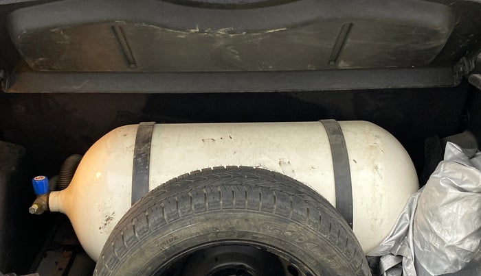 2017 Hyundai Grand i10 ASTA 1.2 KAPPA VTVT, CNG, Manual, 38,264 km, Boot Inside