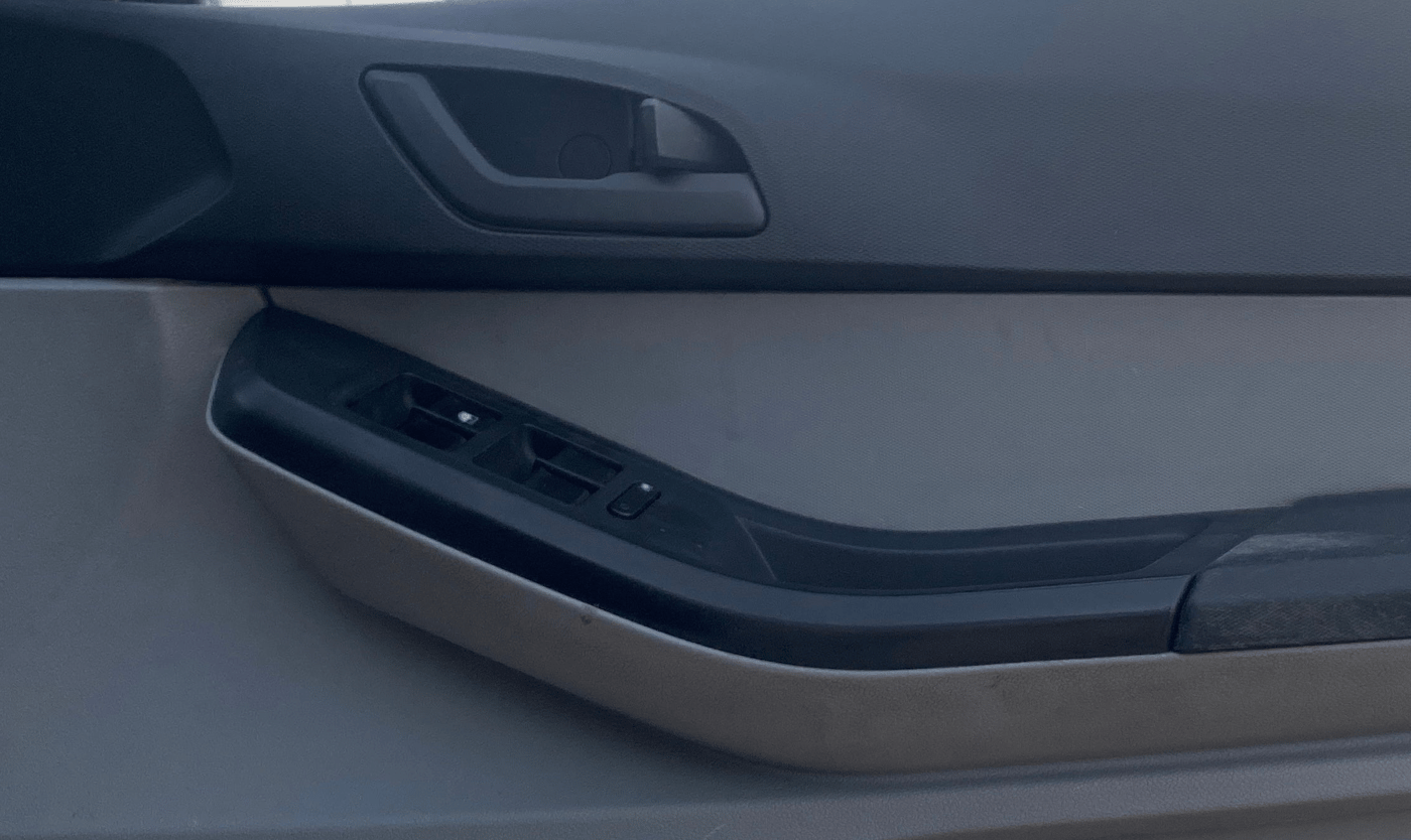 2023 Tata Tiago XT CNG, CNG, Manual, 71,795 km, Driver Side Door Panels Control