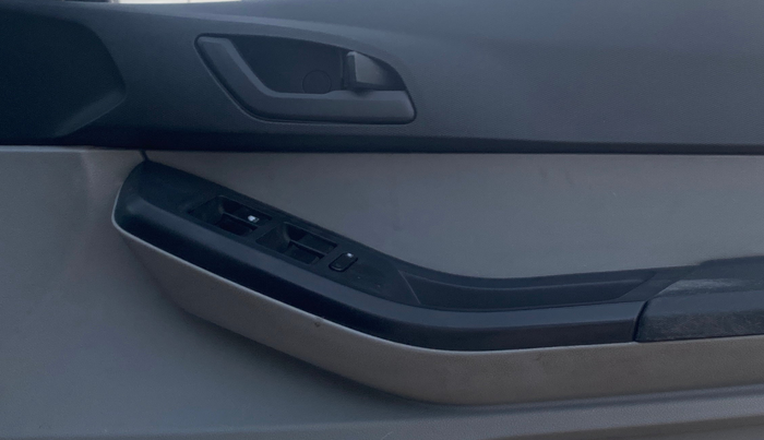 2023 Tata Tiago XT CNG, CNG, Manual, 71,795 km, Driver Side Door Panels Control