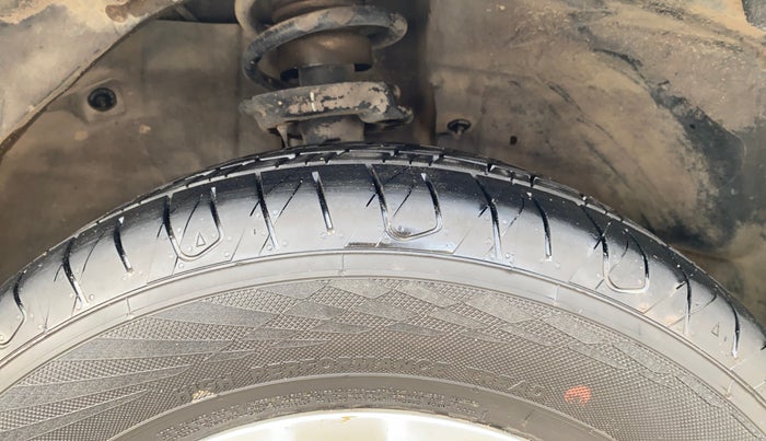 2020 Jeep Compass SPORT PLUS 1.4 PETROL, Petrol, Manual, 45,085 km, Right Front Tyre Tread