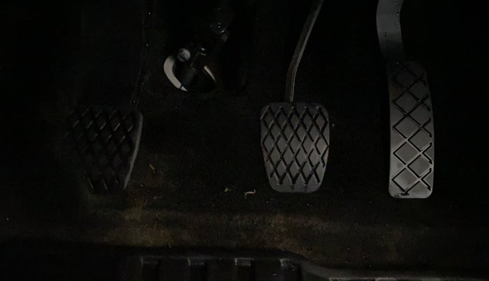 2024 MG ASTOR Select 1.5 MT (Ivory), Petrol, Manual, 11,319 km, Pedals