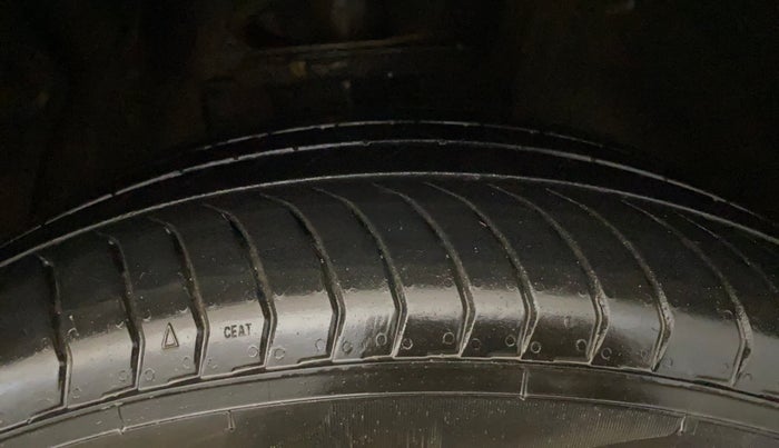 2024 MG ASTOR Select 1.5 MT (Ivory), Petrol, Manual, 11,319 km, Right Front Tyre Tread