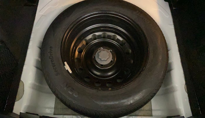 2024 MG ASTOR Select 1.5 MT (Ivory), Petrol, Manual, 11,319 km, Spare Tyre