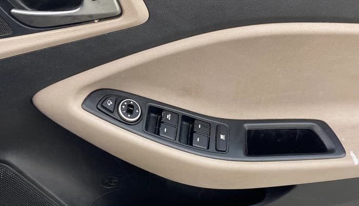 2015 Hyundai Elite i20 ASTA 1.2, Petrol, Manual, 1,27,498 km, Driver Side Door Panels Control