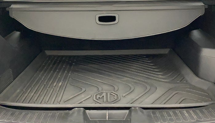 2021 MG HECTOR SHARP 1.5 PETROL CVT, Petrol, Automatic, 1,00,401 km, Boot Inside