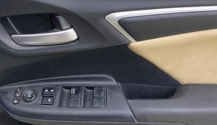 2021 Honda Jazz 1.2L I-VTEC VX CVT, Petrol, Automatic, 1,02,865 km, Driver Side Door Panels Control