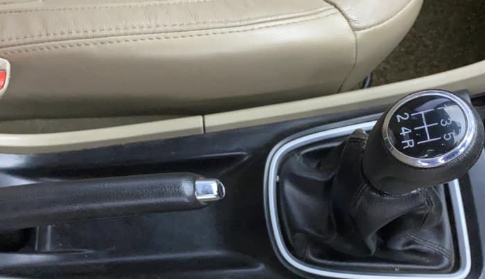 2015 Maruti Ciaz ZXI+, Petrol, Manual, 57,869 km, Gear Lever