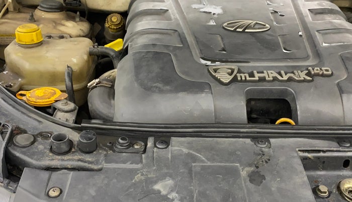 2016 Mahindra XUV500 W10 AT, Diesel, Automatic, 1,22,657 km, Engine View - Right