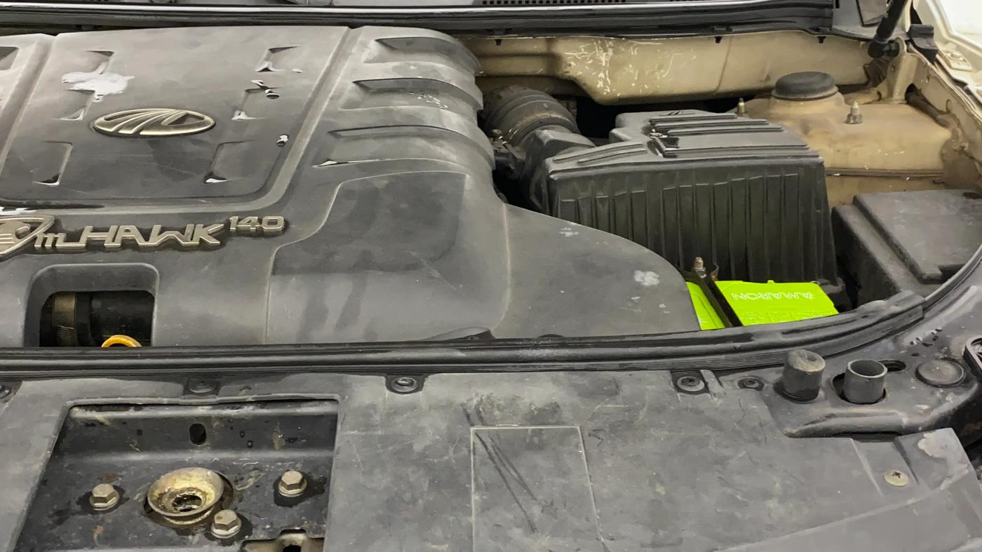 2016 Mahindra XUV500 W10 AT, Diesel, Automatic, 1,22,669 km, Engine View - Left