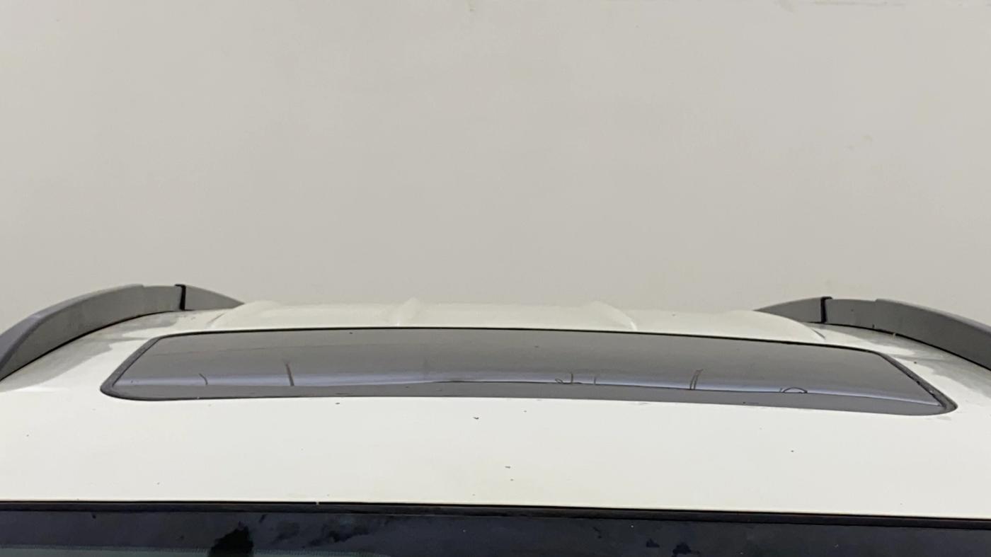 2016 Mahindra XUV500 W10 AT, Diesel, Automatic, 1,22,669 km, Moonroof/ Sunroof