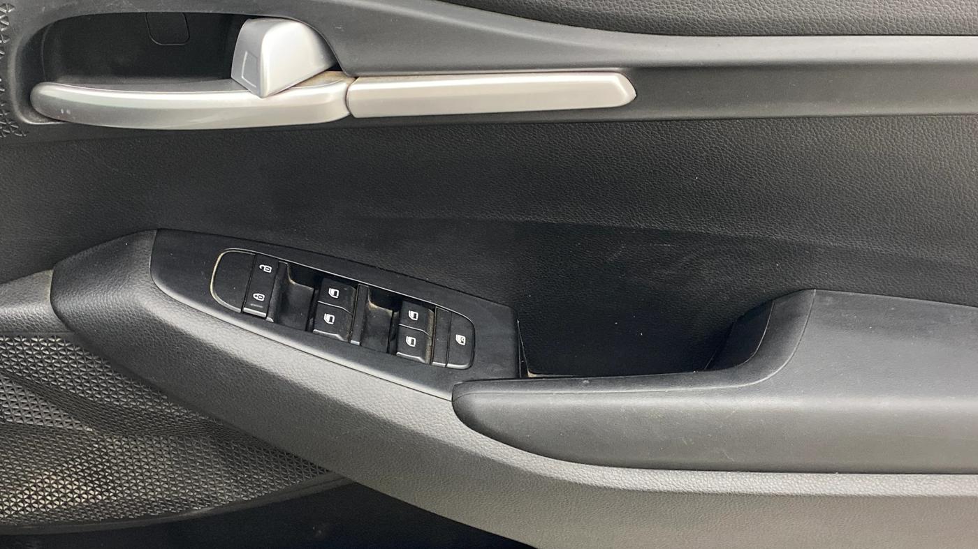 2020 KIA SELTOS HTE 1.5 DIESEL, Diesel, Manual, 64,673 km, Driver Side Door Panels Control
