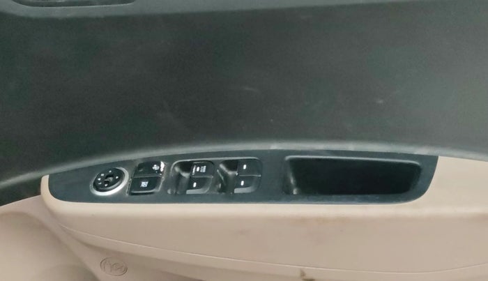 2015 Hyundai Grand i10 MAGNA 1.2 KAPPA VTVT, CNG, Manual, 62,838 km, Driver Side Door Panels Control