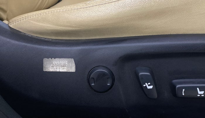 2019 Toyota Corolla Altis VL CVT PETROL, Petrol, Automatic, 87,678 km, Driver Side Adjustment Panel