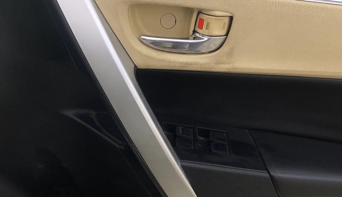 2019 Toyota Corolla Altis VL CVT PETROL, Petrol, Automatic, 87,678 km, Driver Side Door Panels Control