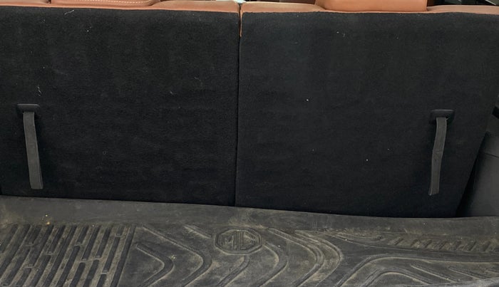 2020 MG HECTOR PLUS SMART 2.0 DIESEL TURBO MT 6-STR, Diesel, Manual, 1,42,262 km, Boot Inside