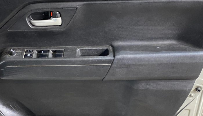 2019 Maruti New Wagon-R VXI 1.0, Petrol, Manual, 45,863 km, Driver Side Door Panels Control