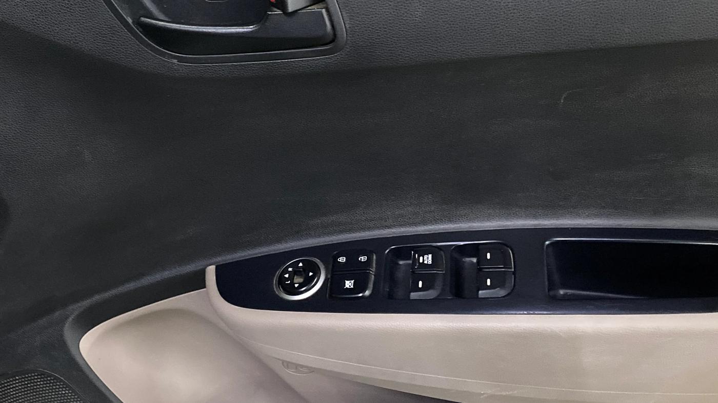 2019 Hyundai Xcent S 1.2, Petrol, Manual, 62,893 km, Driver Side Door Panels Control