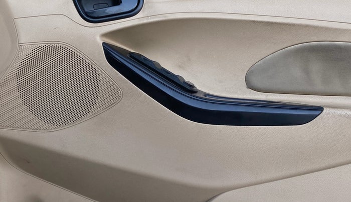 2016 Ford Figo Aspire TREND 1.5 DIESEL, Diesel, Manual, 1,36,589 km, Driver Side Door Panels Control