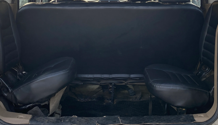 2016 Mahindra TUV300 T4, Diesel, Manual, 91,399 km, Boot Inside