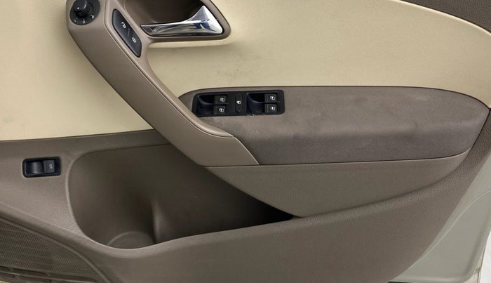 2013 Skoda Rapid ELEGANCE 1.6 MPI MT, Petrol, Manual, 76,819 km, Driver Side Door Panels Control