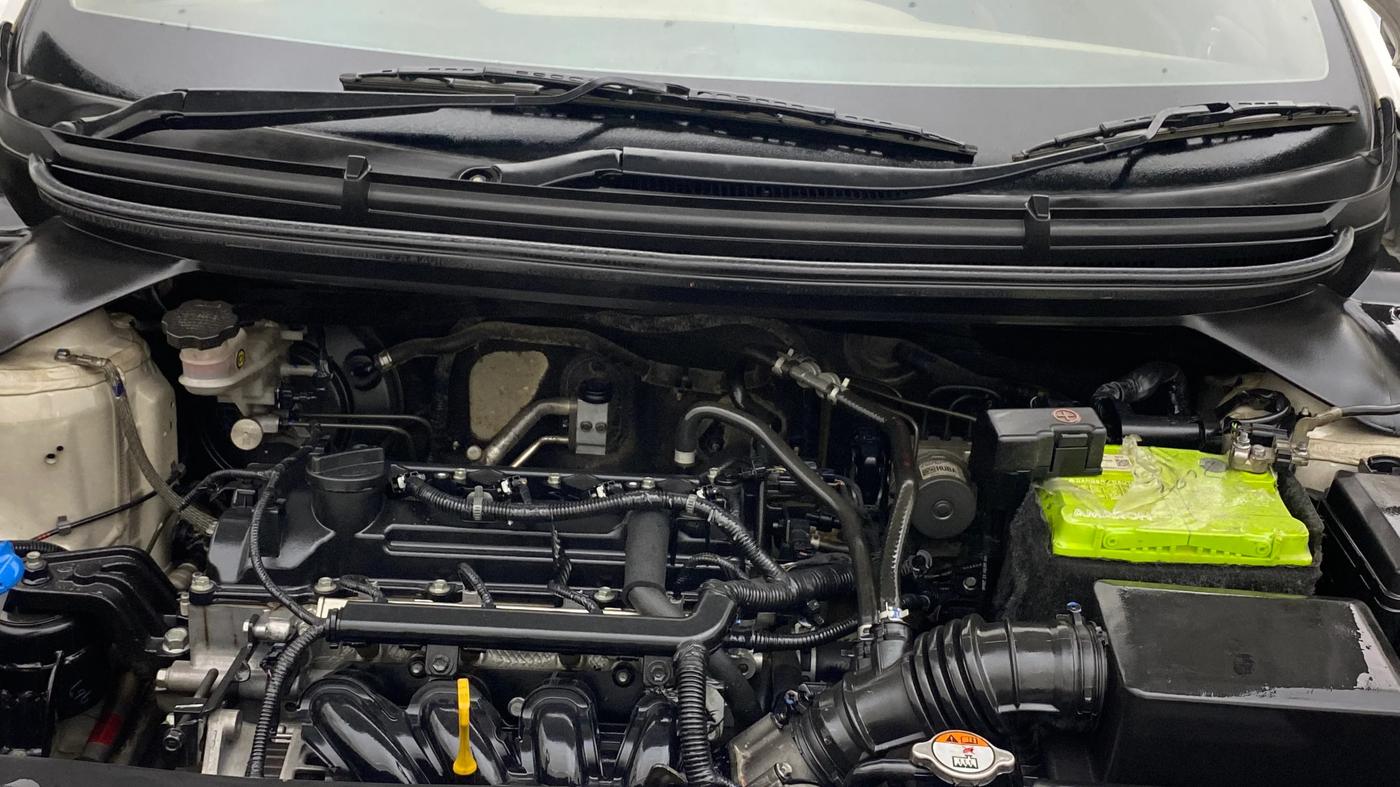 2019 Hyundai Elite i20 ASTA (O) CVT, Petrol, Automatic, 1,03,334 km, Engine View