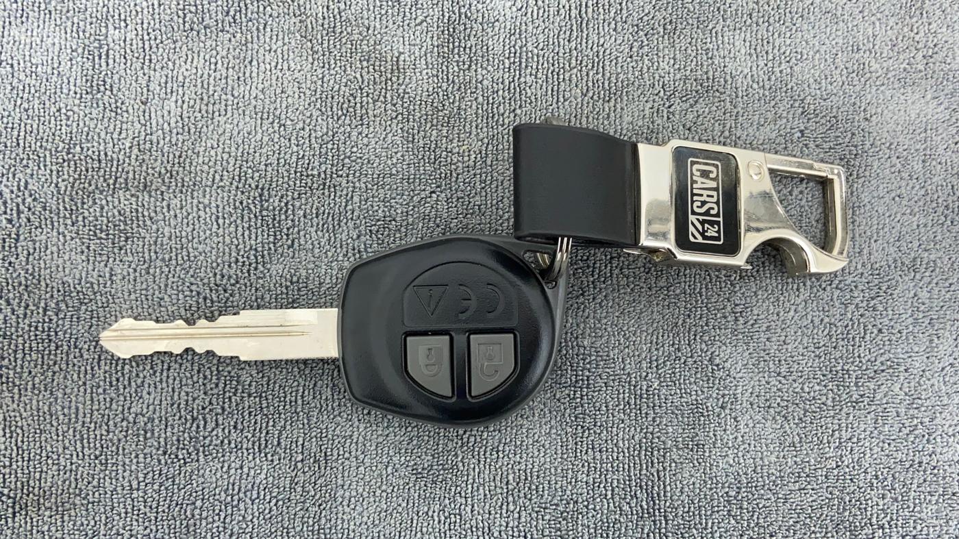 2019 Maruti Swift VXI, Petrol, Manual, 25,661 km, Key Close Up