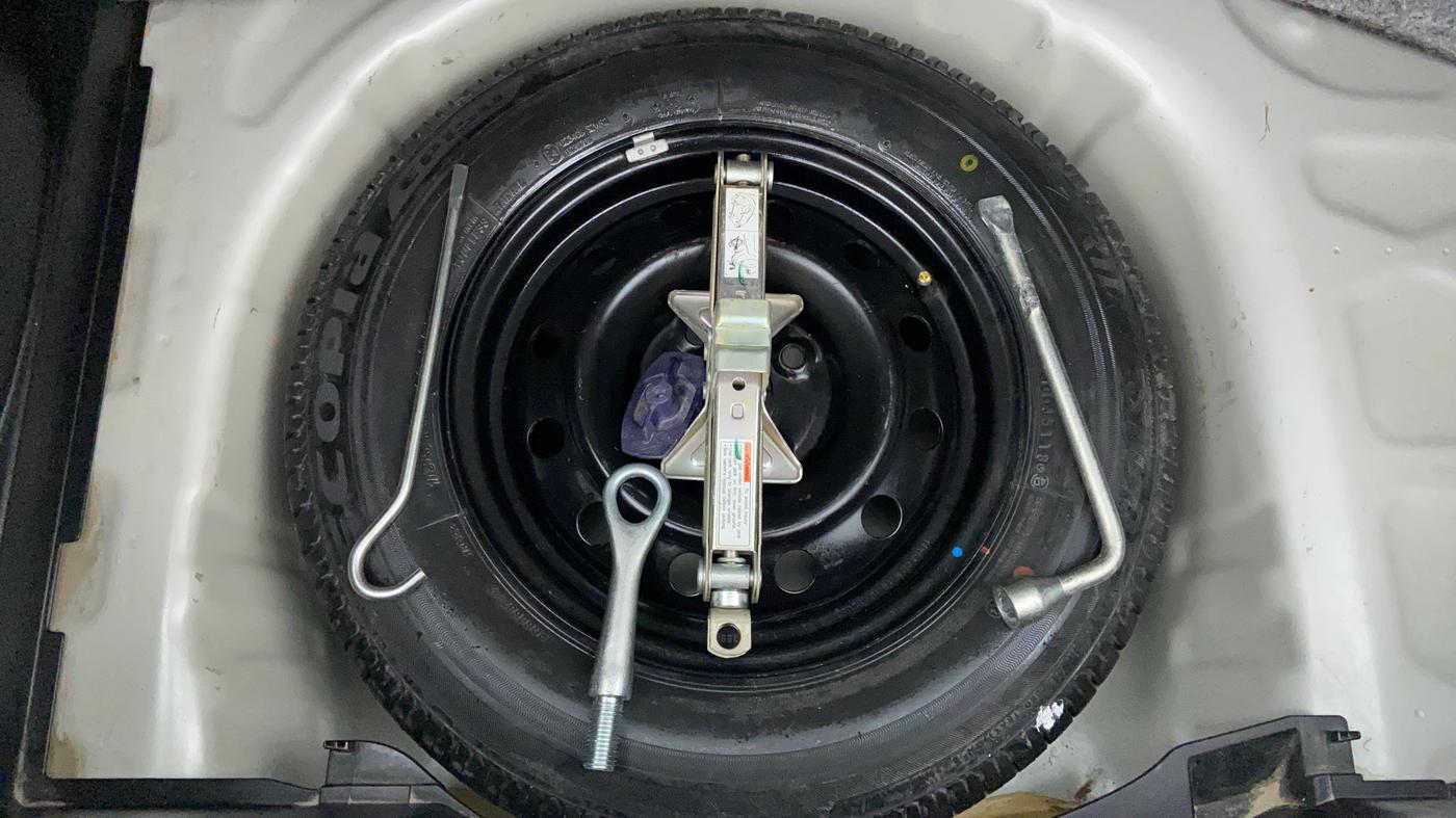 2019 Maruti Swift VXI, Petrol, Manual, 25,661 km, Spare Tyre