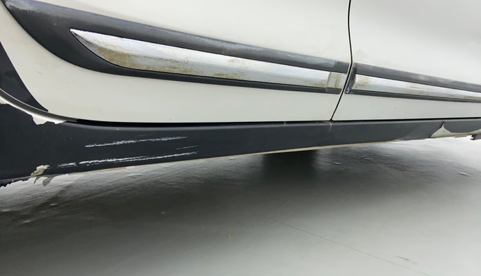 2019 Maruti Swift VXI, Petrol, Manual, 25,661 km, Right running board - Slightly dented