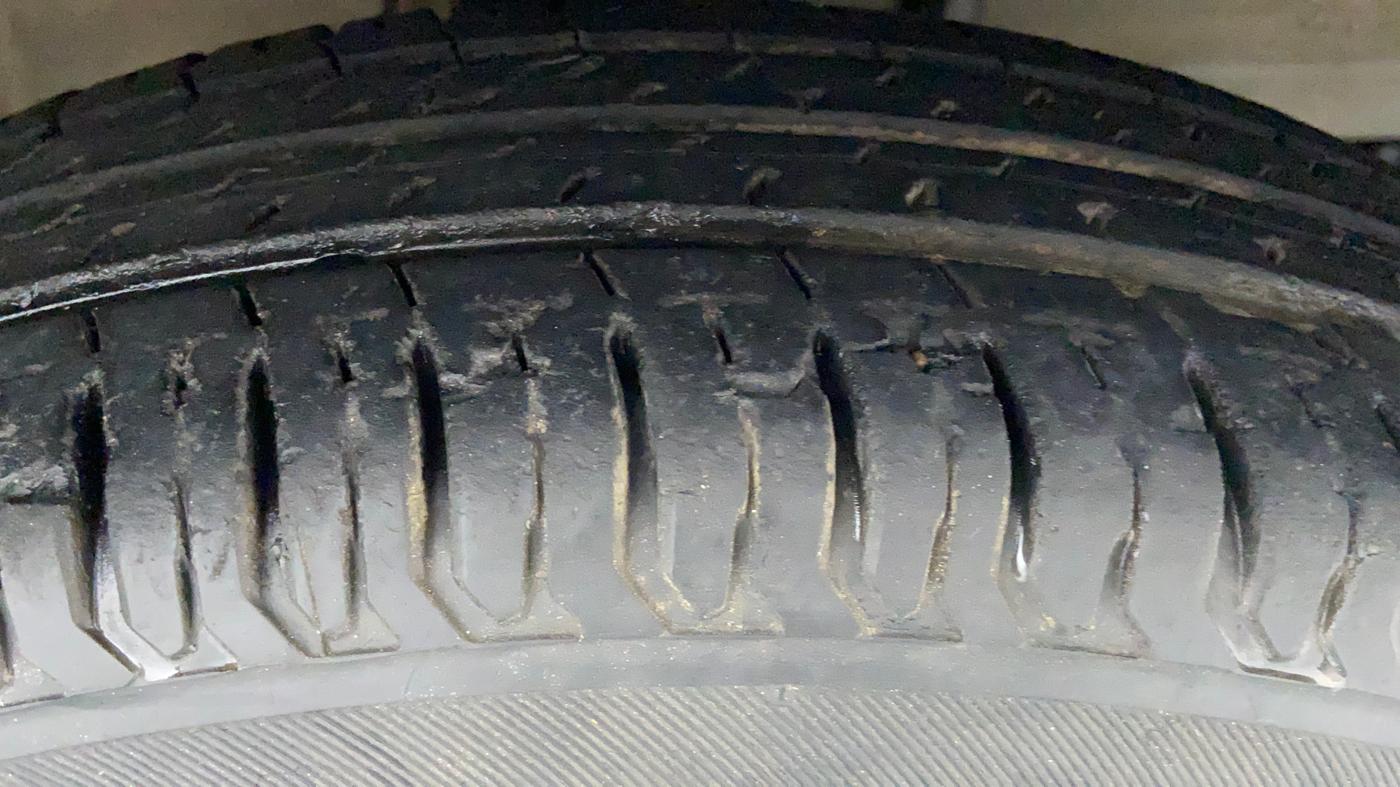 2019 Maruti Swift VXI, Petrol, Manual, 25,661 km, Right Front Tyre Tread