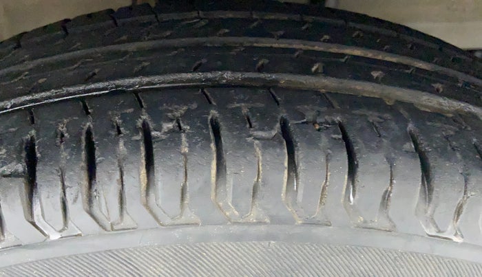 2019 Maruti Swift VXI, Petrol, Manual, 25,661 km, Right Front Tyre Tread