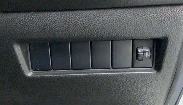 2019 Maruti Swift VXI, Petrol, Manual, 25,661 km, Dashboard - Headlight height adjustment not working