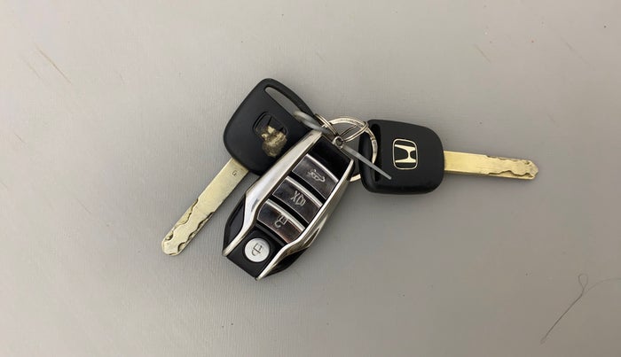 2015 Honda Jazz 1.2L I-VTEC E, Petrol, Manual, 37,093 km, Key Close Up