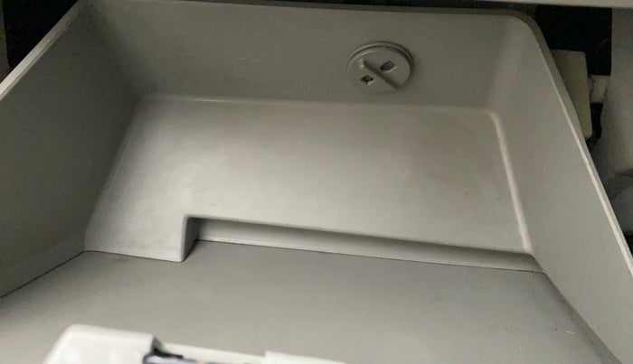 2018 Tata Tiago XZ PETROL, Petrol, Manual, 35,492 km, Cooled Glove Box
