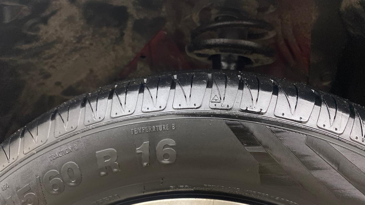 2021 Maruti Vitara Brezza ZXI PLUS DUAL TONE, Petrol, Manual, 19,752 km, Left Front Tyre Tread