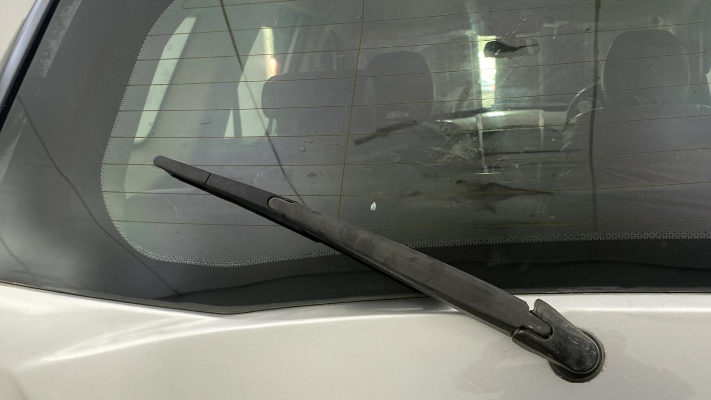 2014 Mahindra XUV500 W8, Diesel, Manual, 1,41,065 km, Rear Wiper
