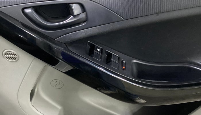 2019 Tata NEXON XM PETROL, Petrol, Manual, 49,286 km, Driver Side Door Panels Control