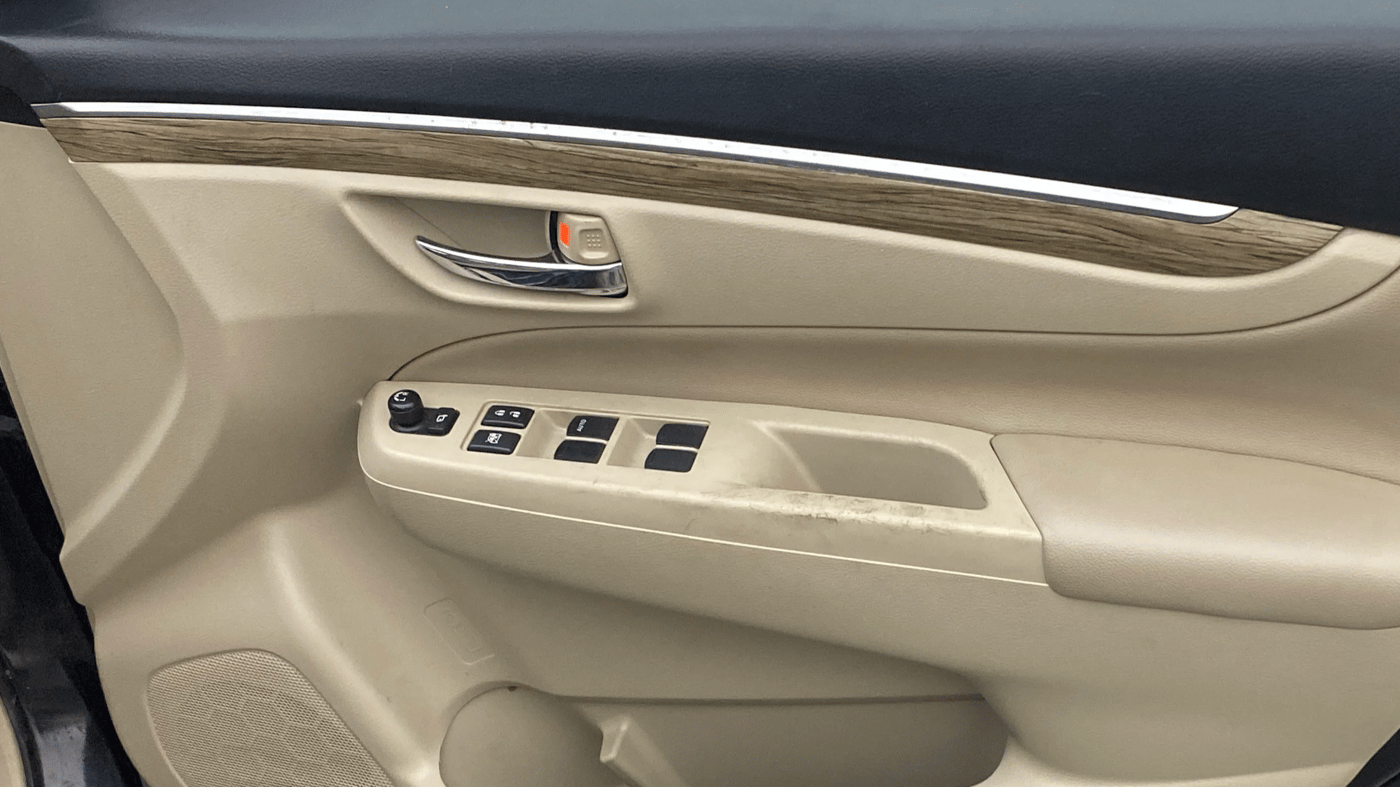 2020 Maruti Ciaz ALPHA 1.5 SHVS PETROL, Petrol, Manual, 64,231 km, Driver Side Door Panels Control