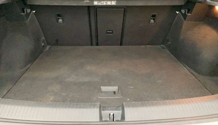 2019 Volkswagen T-ROC 1.5 TSI AT, Petrol, Automatic, 1,34,626 km, Boot Inside