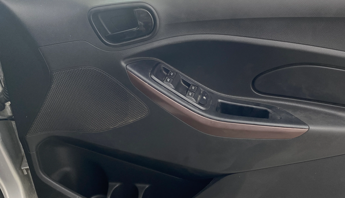 2020 Ford FREESTYLE TITANIUM 1.2 PETROL, Petrol, Manual, 69,555 km, Driver Side Door Panels Control