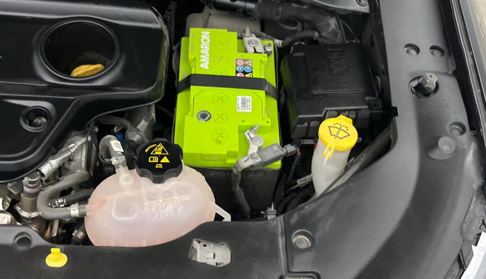 2023 Jeep MERIDIAN LIMITED (O) 4X2 MT, Diesel, Manual, 28,702 km, Engine View - Left