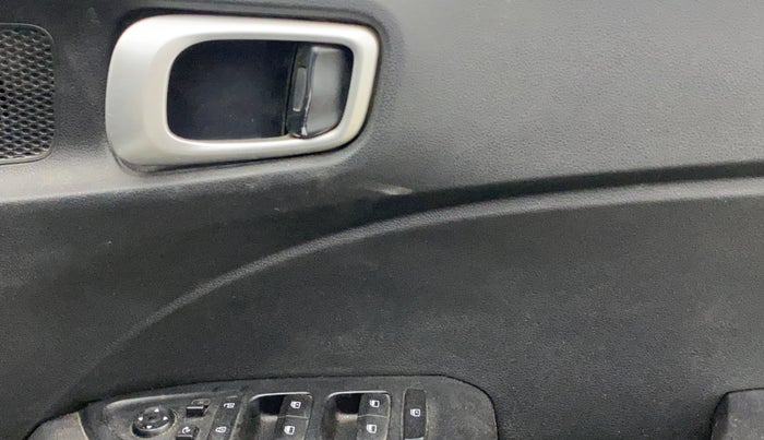 2020 Hyundai VENUE SX 1.0 TURBO, Petrol, Manual, 63,551 km, Driver Side Door Panels Control