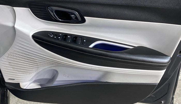 2025 Hyundai NEW I20 ASTA 1.2 MT, Petrol, Manual, 49,110 km, Driver Side Door Panels Control